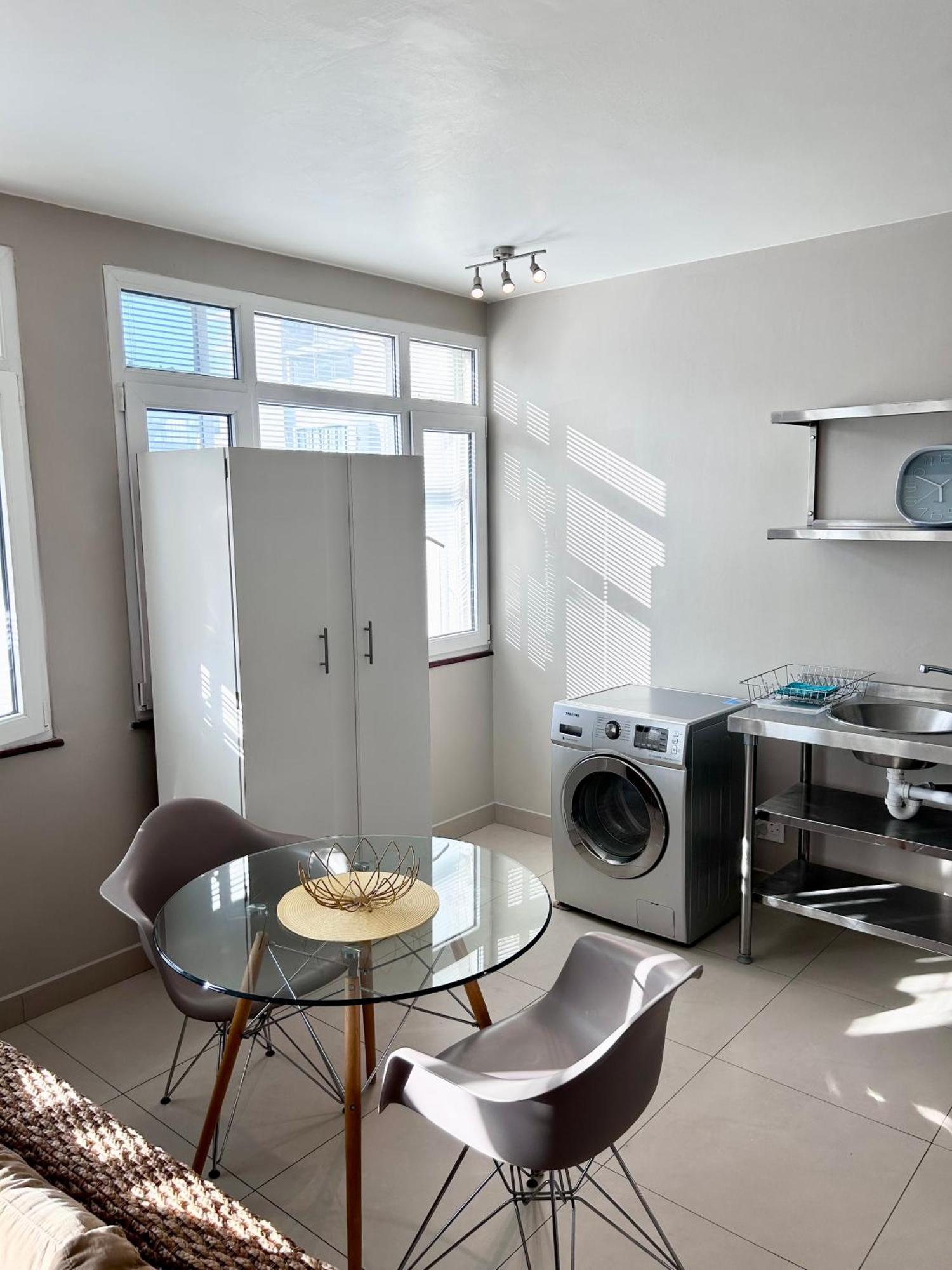 Charming Oasis In Town Apartment